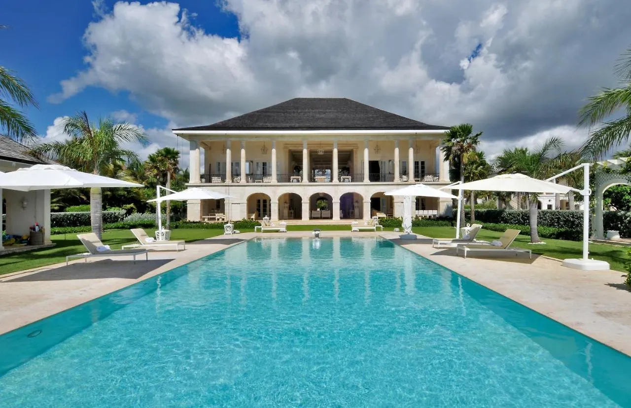 بونتا كانا Luxury 9-Bedroom Ocean And Golf Front Mansion With Full Service Staff In Exclusive Resort فيلة بونتا كانا